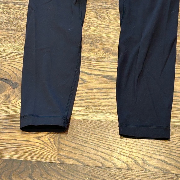 Lululemon Athletica Wonder Under Black Capri Leggings - Picture 4 of 6